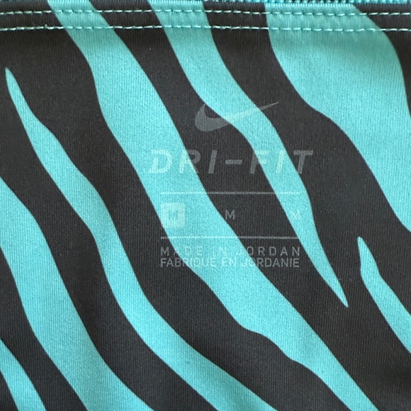 NIKE Zebra Print Activewear Set - Picture 3 of 7